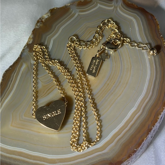 KATE SPADE 12K GOLD PLATED TAKE HEART PENDANT SAYS.SINGLE/TAKEN NECKLACE - Picture 3 of 5